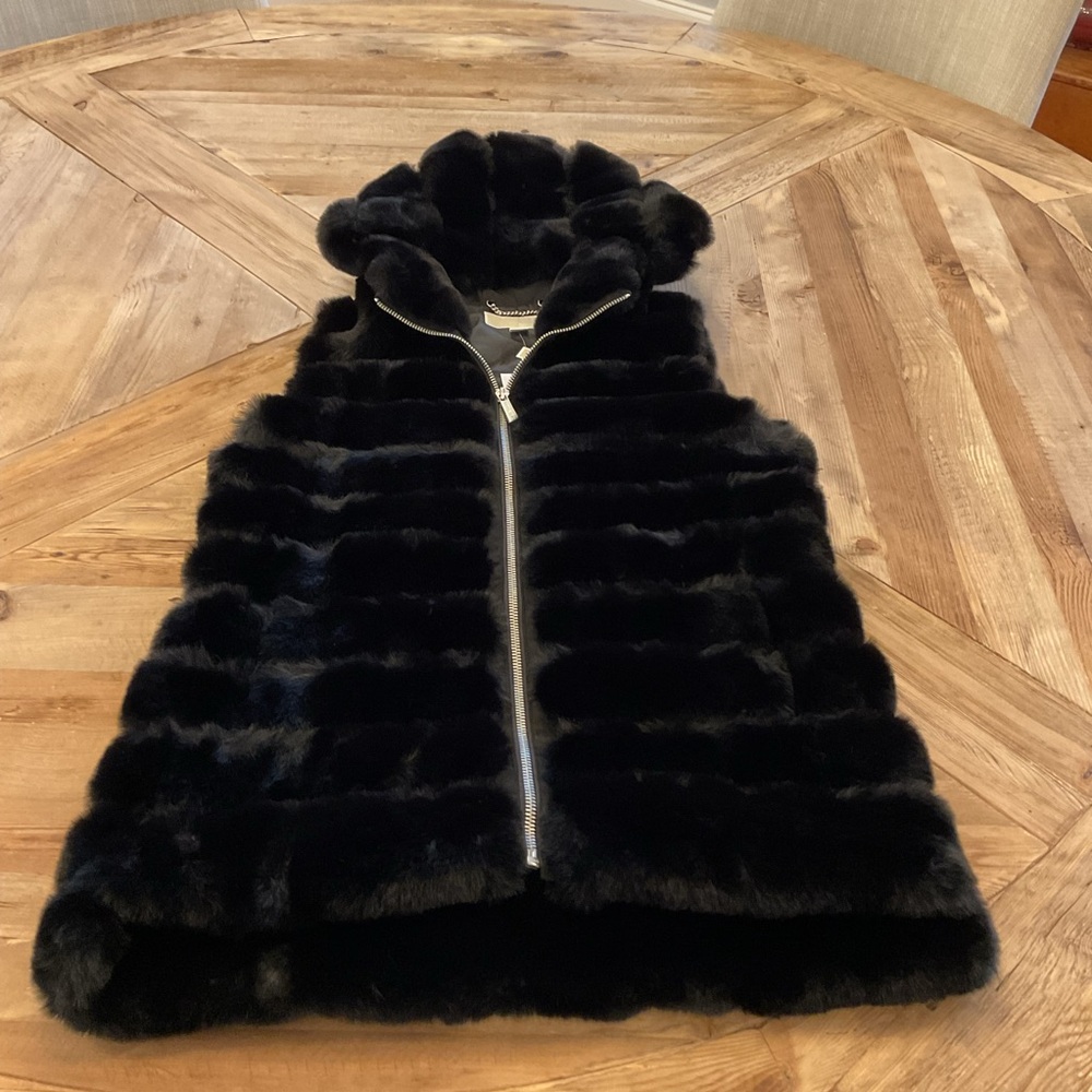 Michael Michael Kors Black Faux Fur‎ Vest NWT - Picture 10 of 10